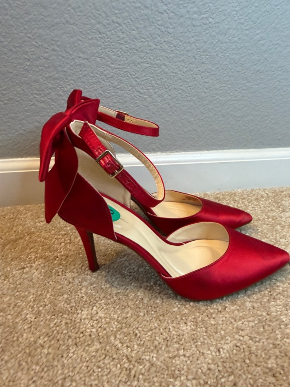 Jessica Simpson Bow Red Satin Pointed-Toe Ankle-Strap Heels with Bow Size 8 - Picture 5 of 8